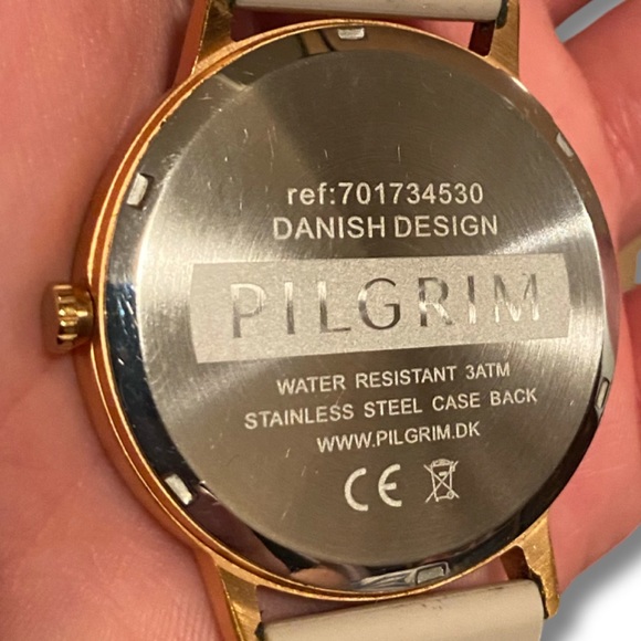 Pilgrim rose gold watch. Needs a new battery. - Picture 3 of 4